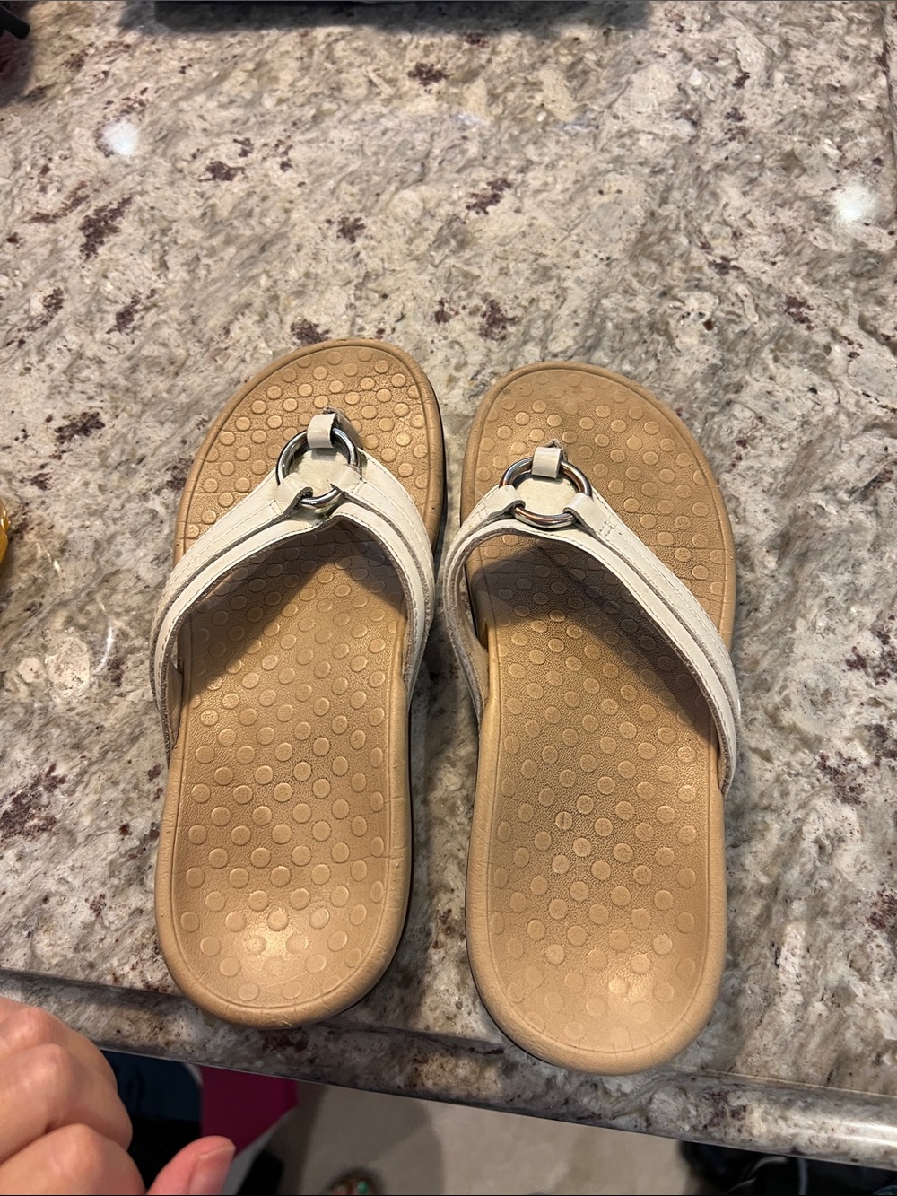 Vionic white Women's Thong Sandals with Silver Ring